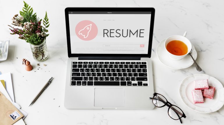 Create an eye-catching resume and get noticed by employers!